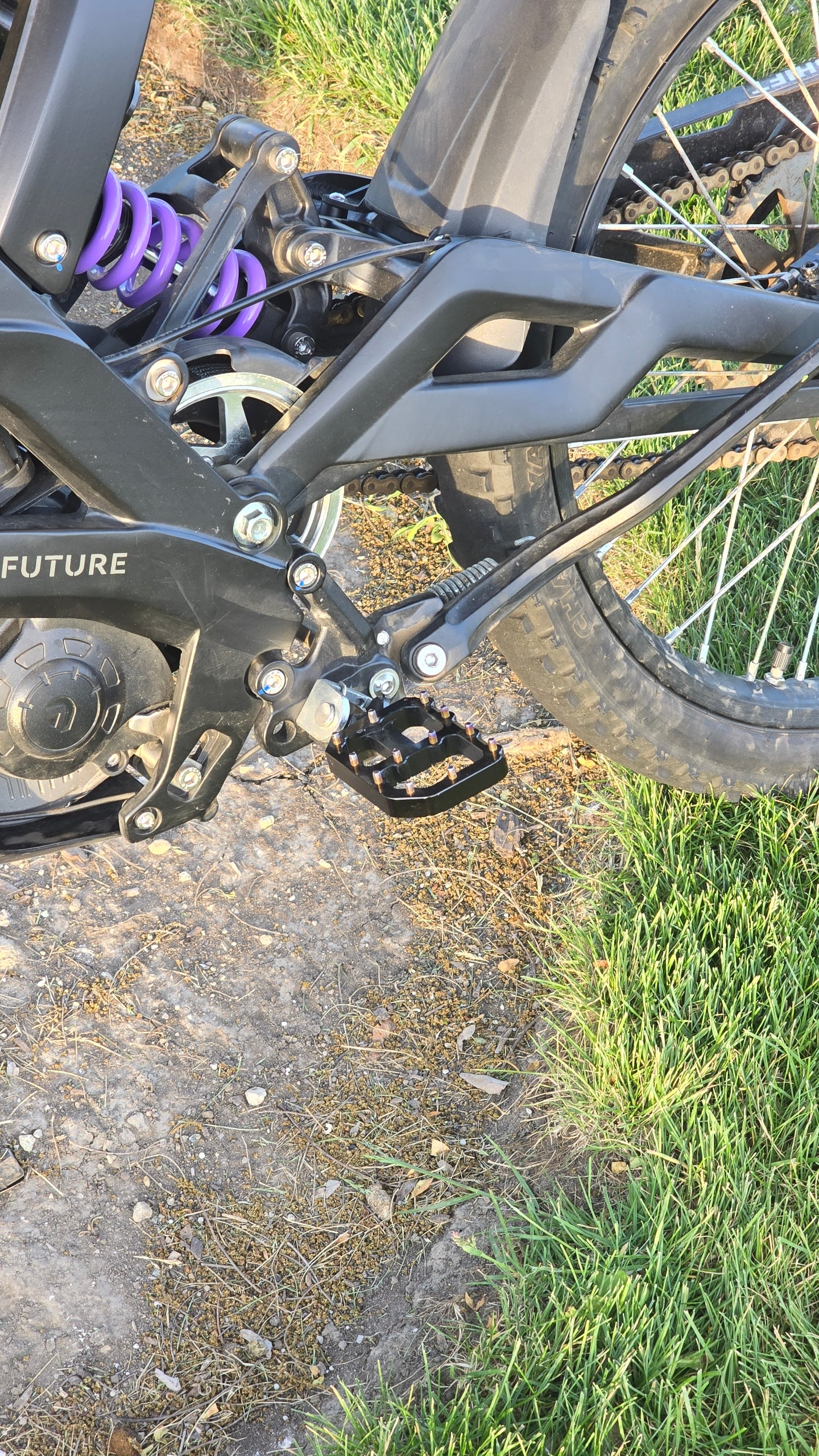 Surron Ultra bee wide pegs