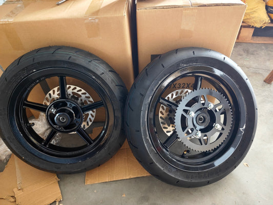 Tuttio/Yozma 12 in Supermoto Wheel set