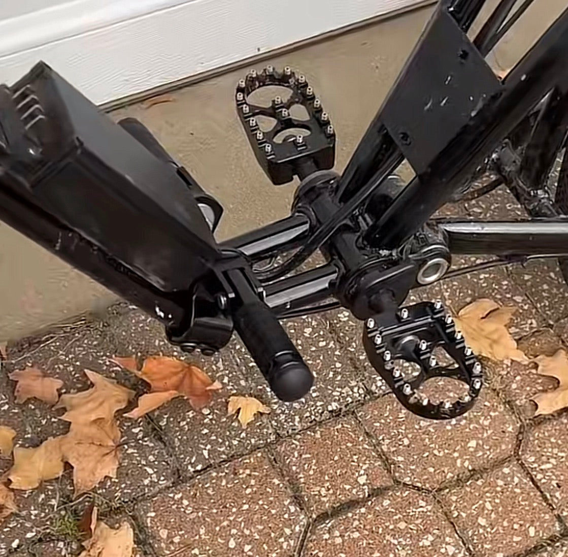 Foot lock for ridstar