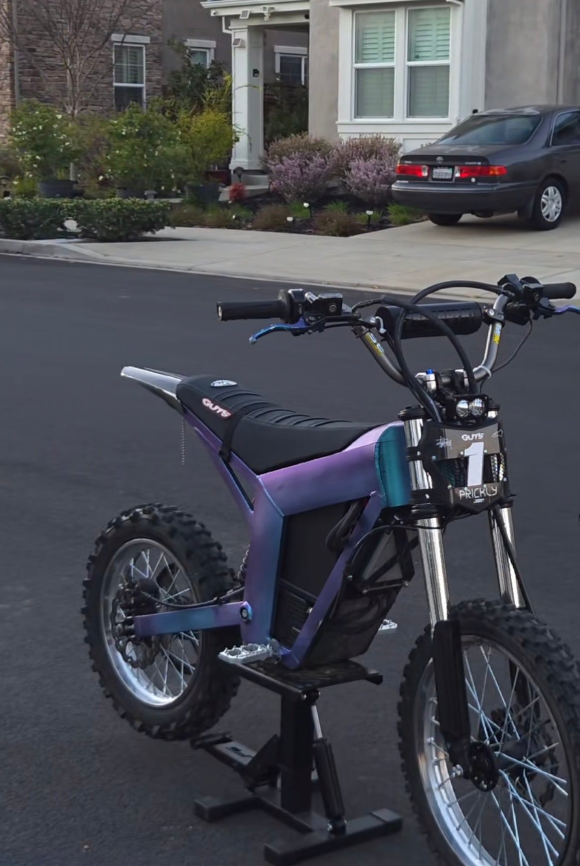 Tuttio coated frame guards
