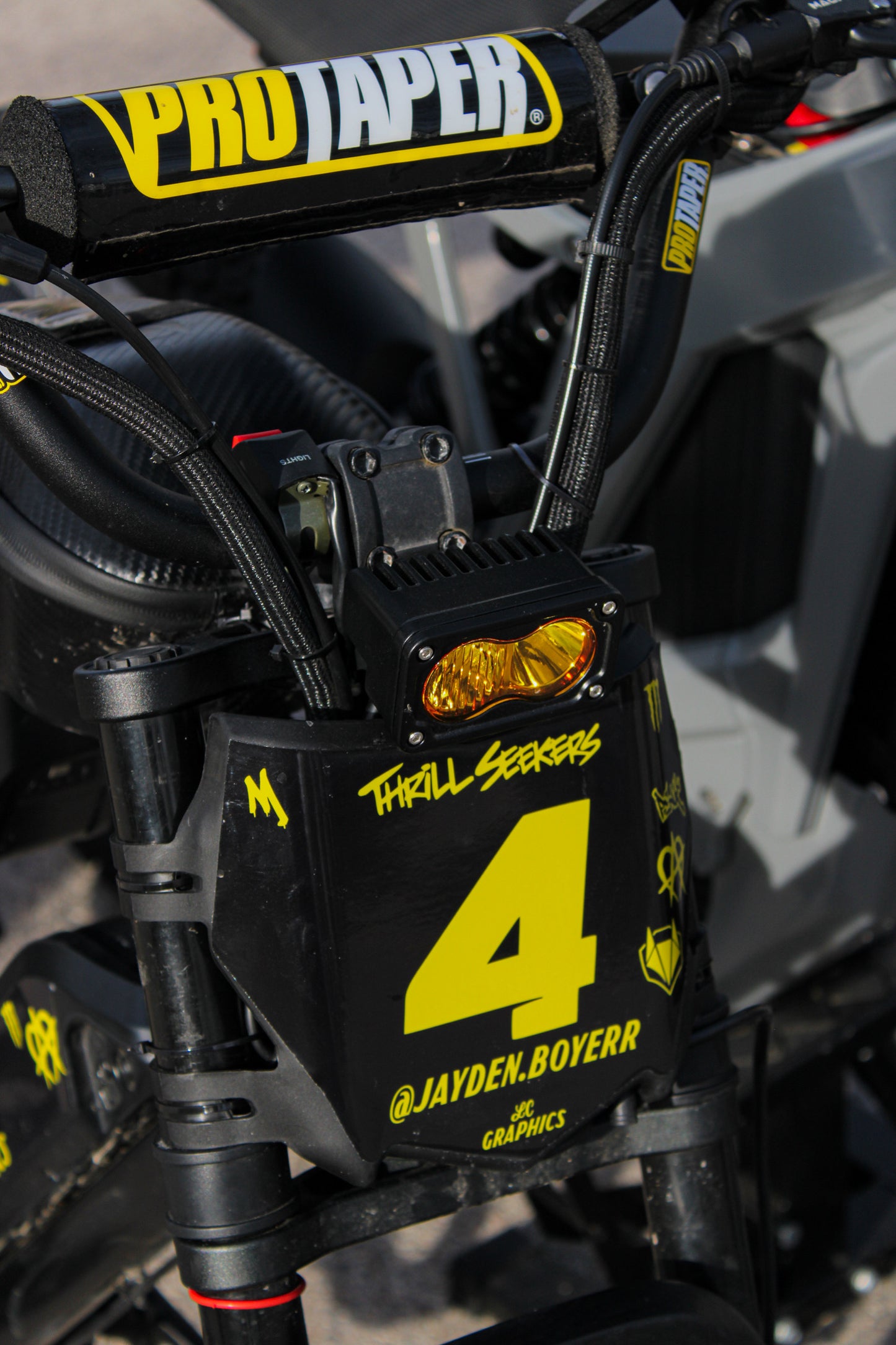 Battery powered Baja light